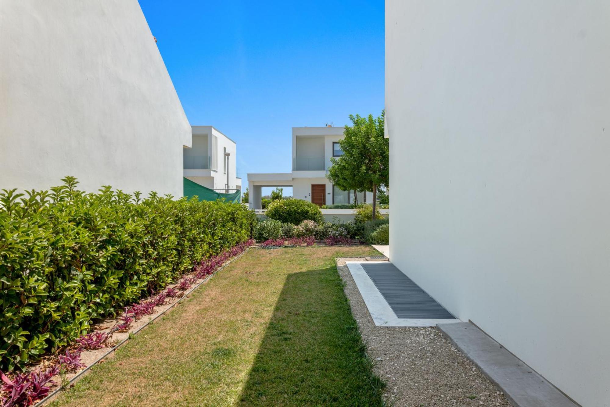 Serenity Waves Villa 17 ลาร์นาคา ภายนอก รูปภาพ